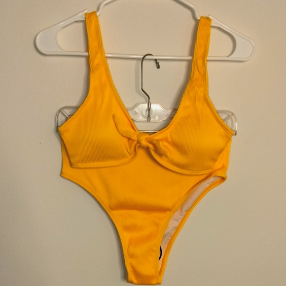 Neon Orange (Size M) Ribbed Texture (2PC) Bikini Swimsuit (Like New Condition) - Picture 2 of 10